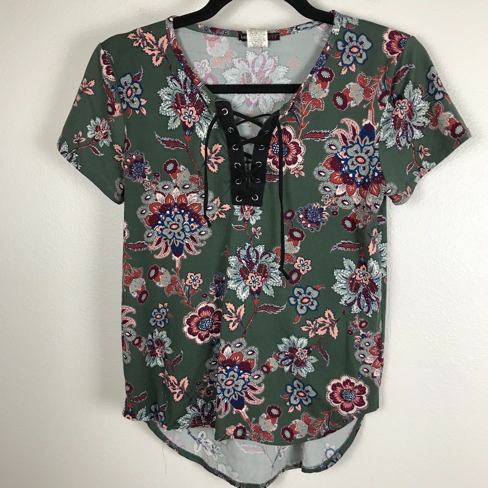 3/$20 Miss Majesty Girls Lace Up Floral Top